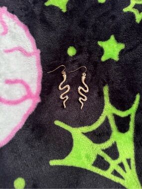 claire’s earrings
